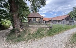 Teren intravilan 3.000 mp cu casă tradițională – Bran, sat Poarta - Poză 3