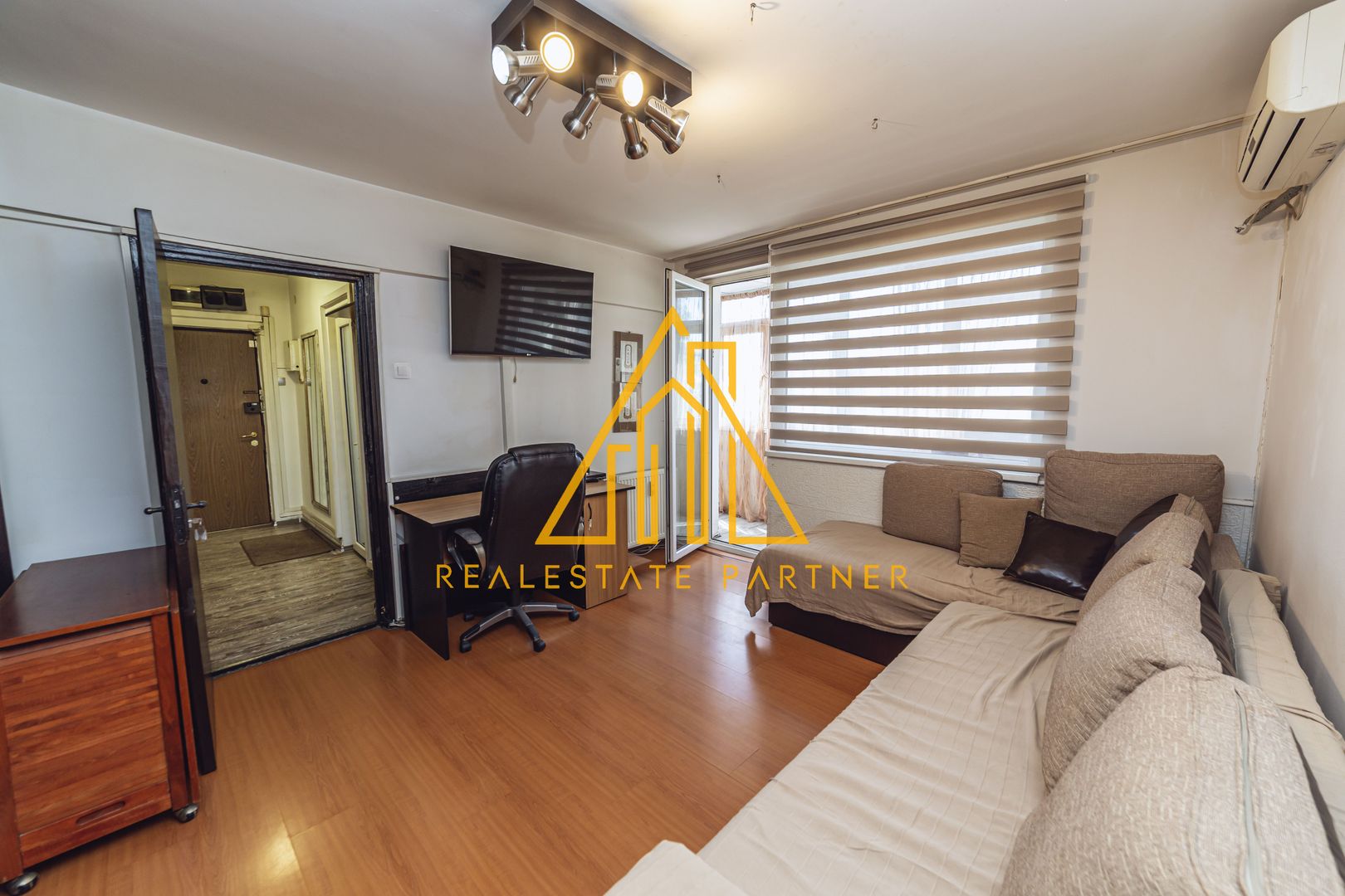 Apartament 3 camere semidecomandat – Berceni, Sector 4, aproape de Sun Plaza - Poză 1