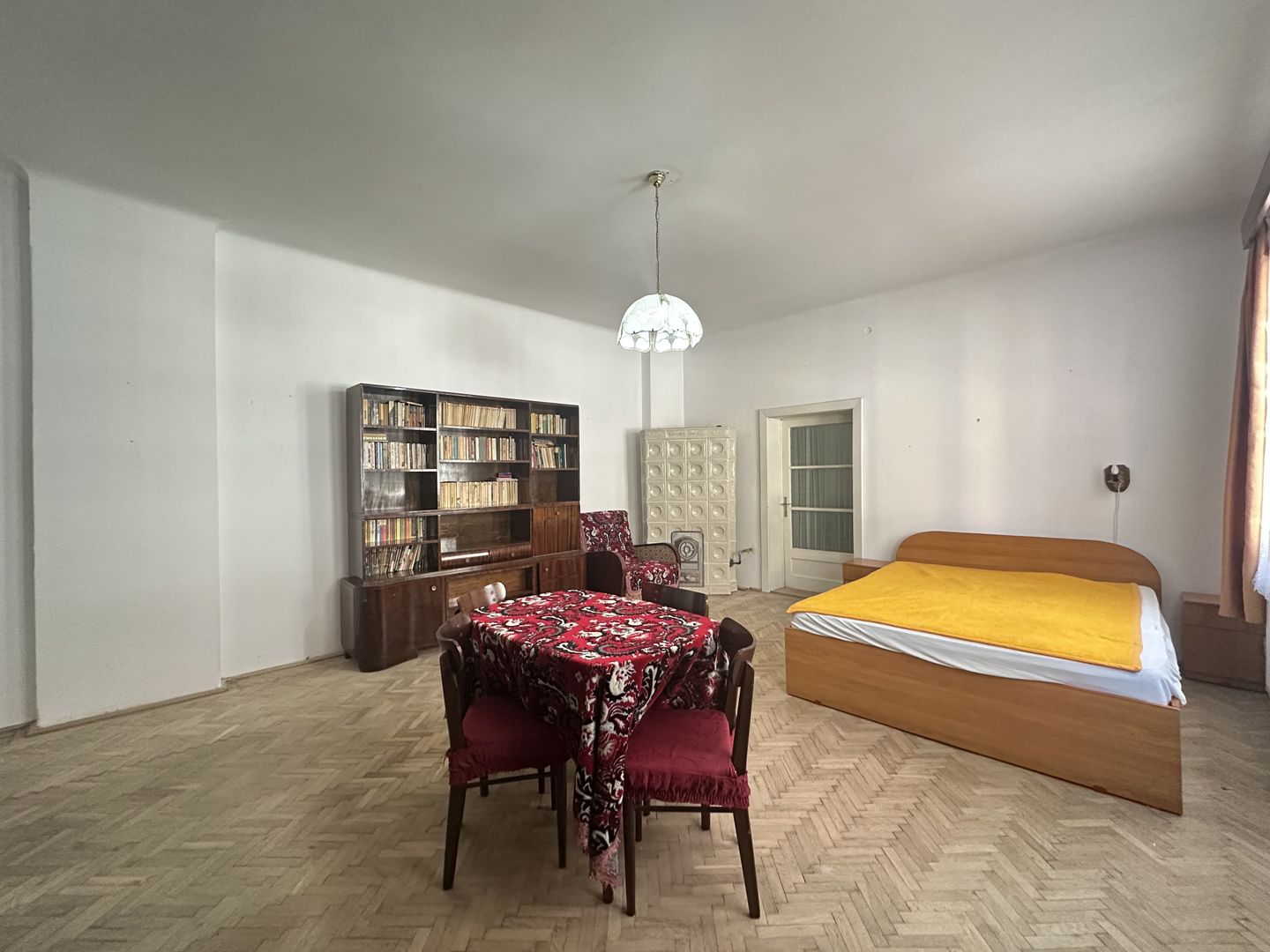 Apartament in casa spațios la doar 5-7 minute de Centrul Istoric - Poză 1