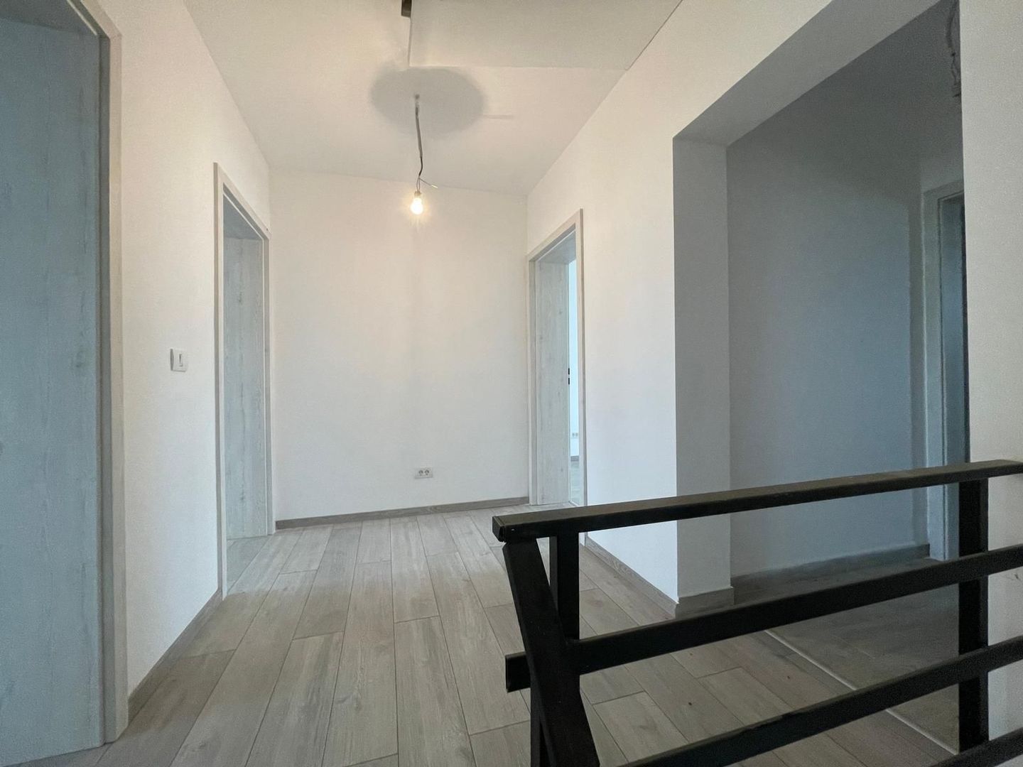 Duplex in  4 camere si 3 bai la cheie - Calea Urseni - Poză 8