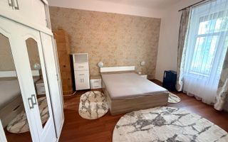 2 camere| Iosefin-vis a vis de Bega |zona superba| loc de parcare| curte comuna| - Poză 1