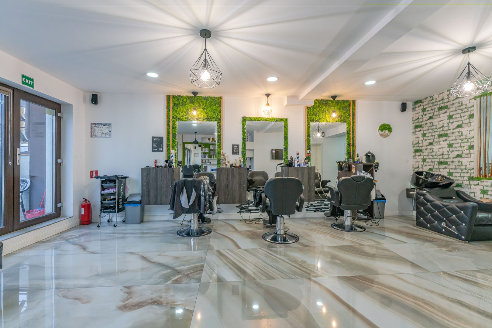 Spatiu comercial 52.00 mp bloc nou cartier Tractorul - Poză 3