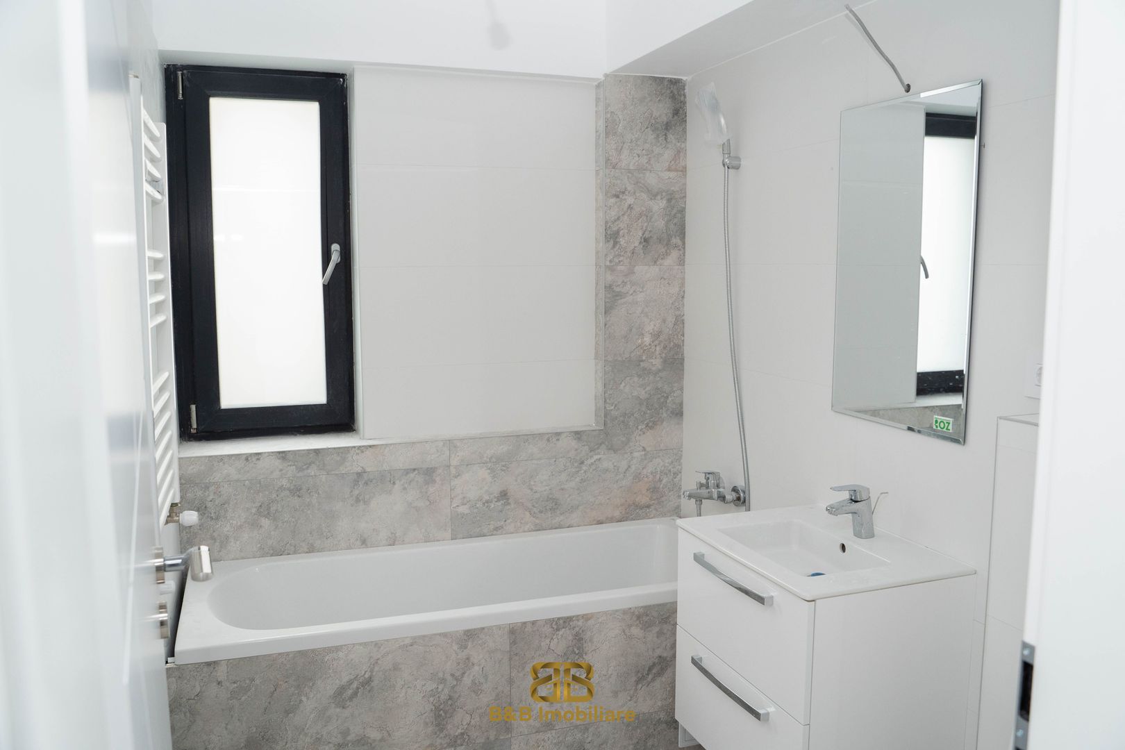 3 camere finalizat - pompa de caldura- panouri solare - Poză 16