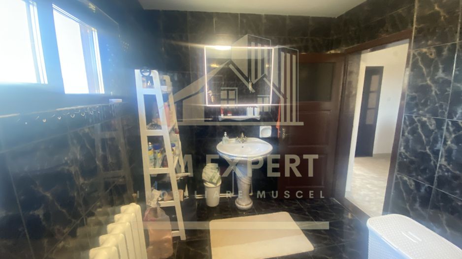 VILA S+P+E-306 MP, TEREN 2078 MP, CAMPULUNG - Poză 47