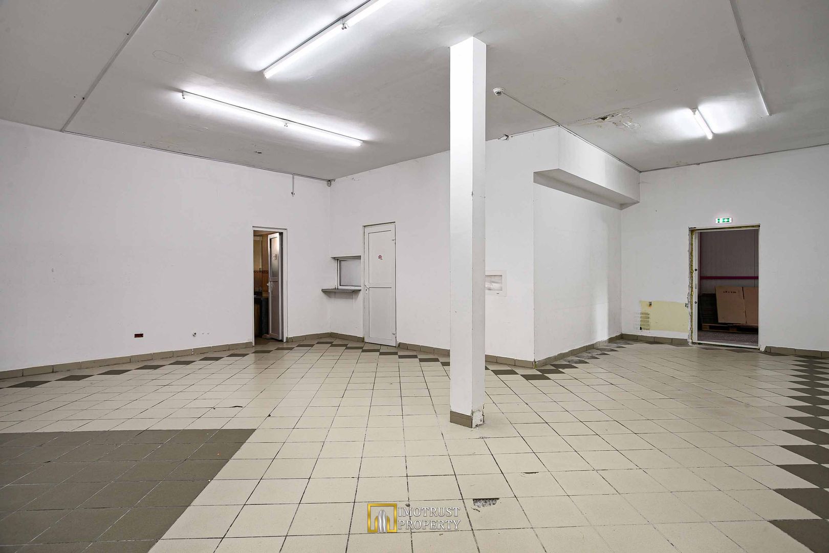 Hala de inchiriat in Arad 762 mp zona centrala Arad - Poză 4