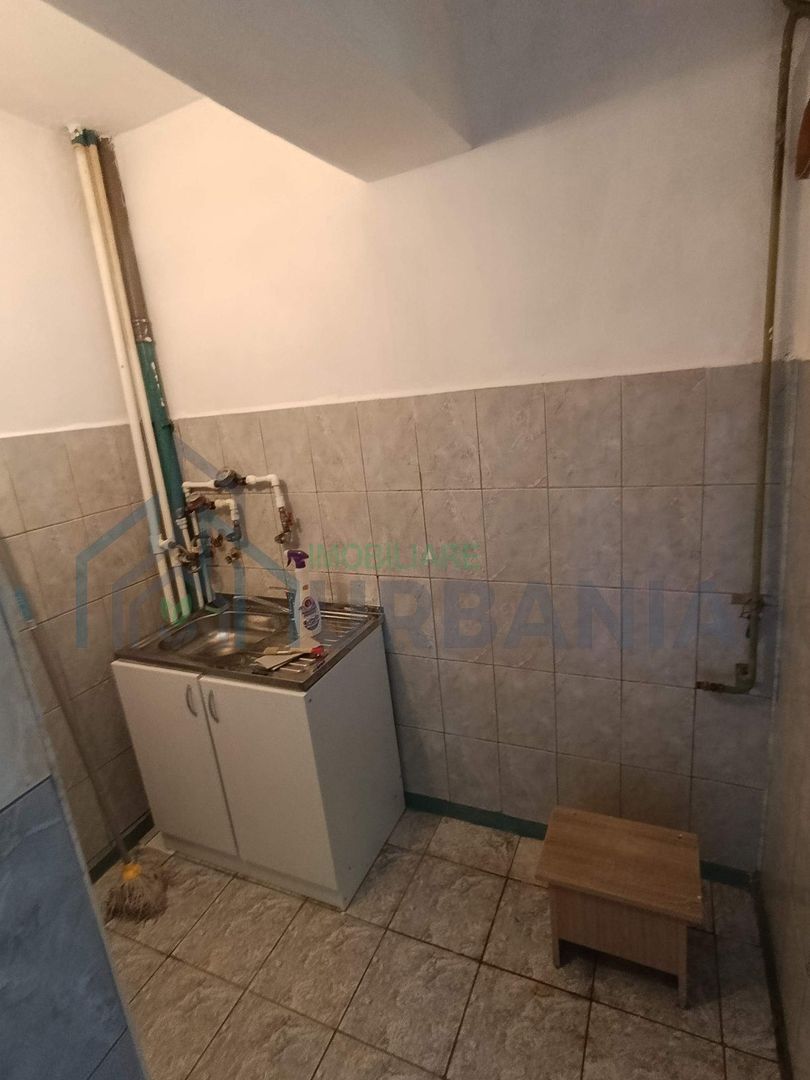 Garsonieră de vânzare la parter, zona Gara Nicolina, Iași - Poză 3