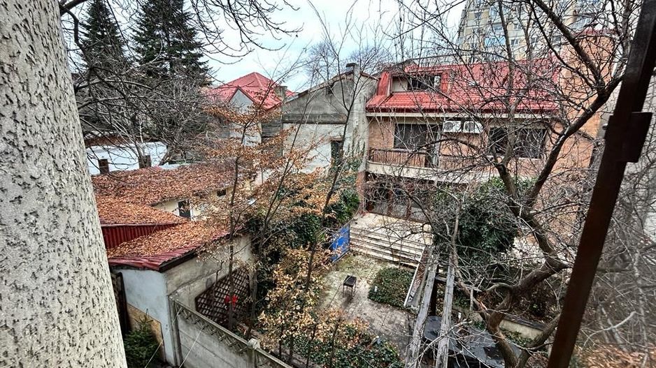 Apartament 3 camere in vila Aurel Vlaicu | Garaj 26.48 mp - Poză 2