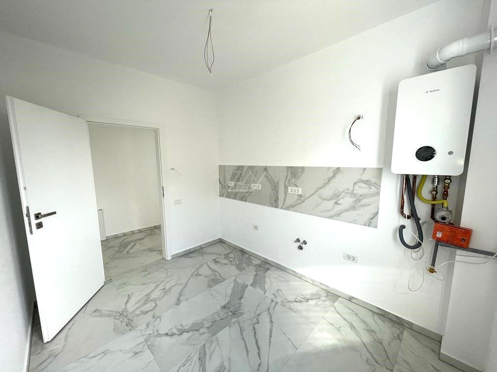 Decomandat. Loc de parcare. Spatiu depozitare pod. - Poză 5