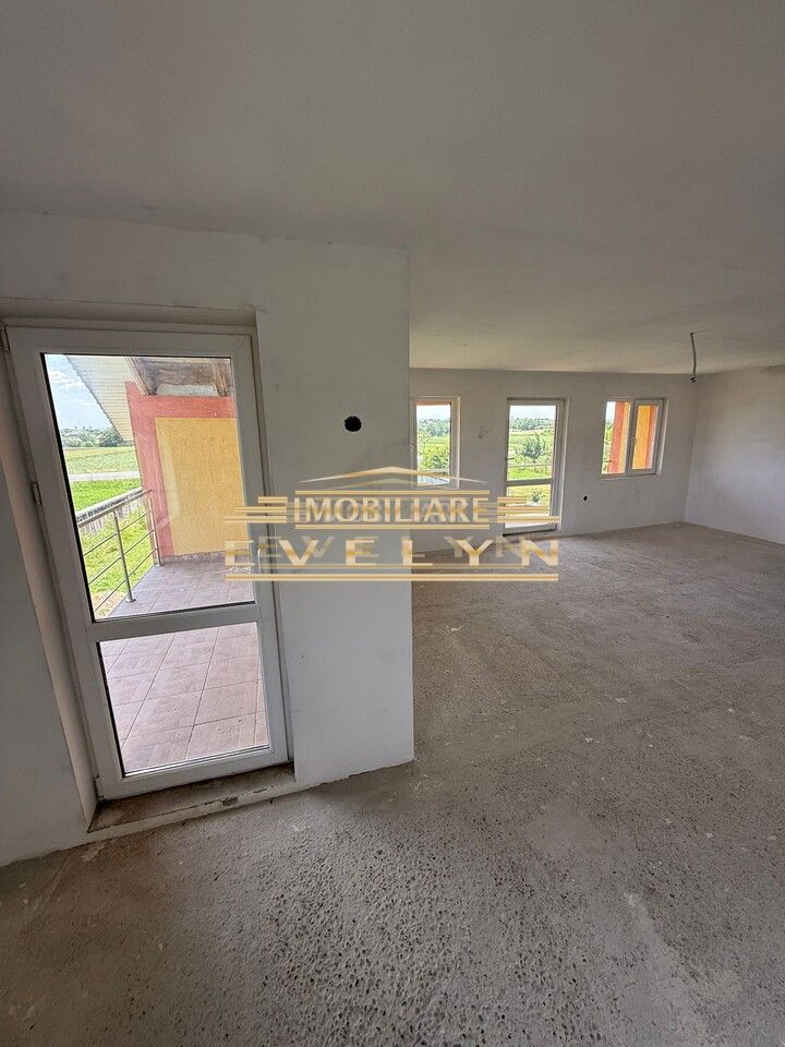 De vânzare casa P+M în Brehuiesti, pozitionata la strada principala - Poză 9