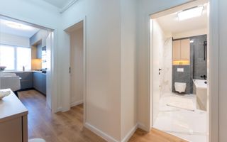 Apartament ultrafinisat / etaj intermediar / Zona Terra - Poză 19