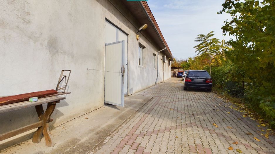 Clădire cu destinație comercială în Grădiște - Poză 2