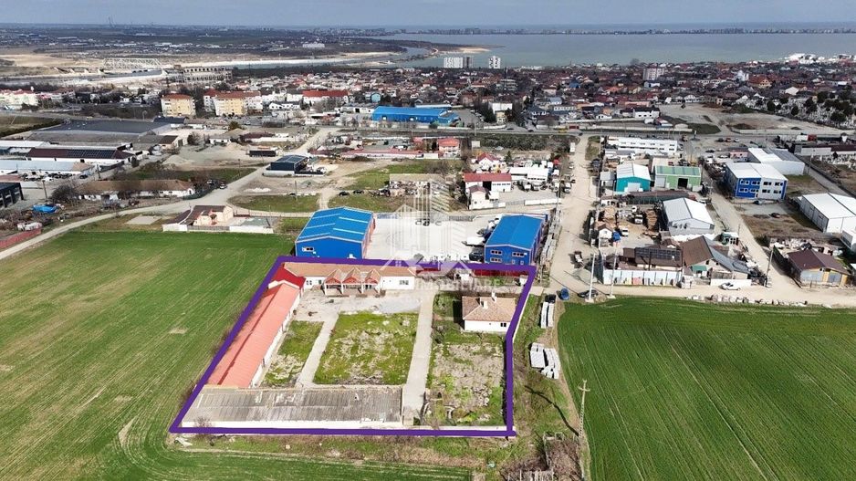 ​Oportunitate Investiție Ovidiu: Teren 4455 mp și Clădiri 1067 mp - Poză 1