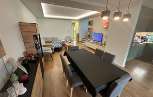 Duplex deosebit cu garaj și subsol