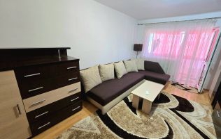 Apartament cu 2 Camere, Bloc cu Lift, Loc de Parcare, Zona Cetate