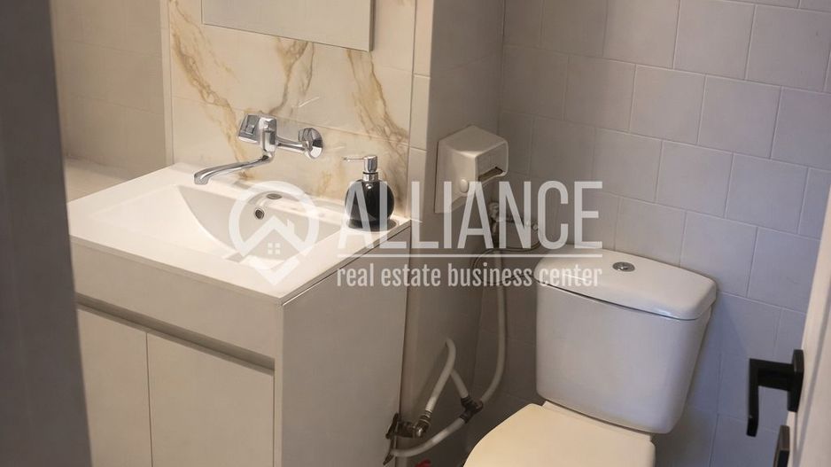 Spatiu comercial  la parter bloc - (COD 10) CAPITOL - Poză 2