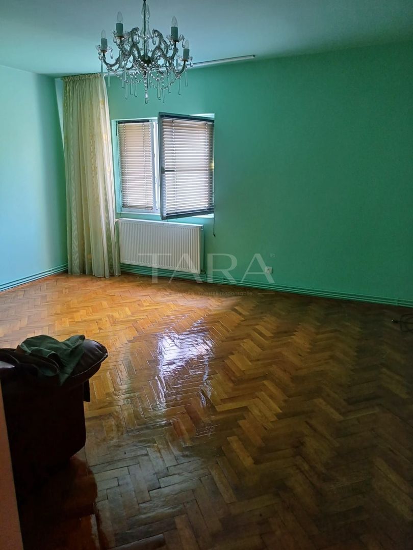 Apartament cu 3 camere, 2 băi, balcon și centrală proprie, zona Clăbuc - Poză 3