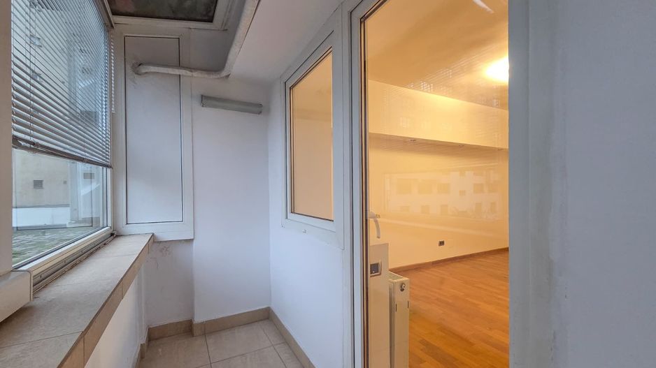 Apart 3 camere birouri stradal Bulevardul Unirii colt Nerva Traian - Poză 17