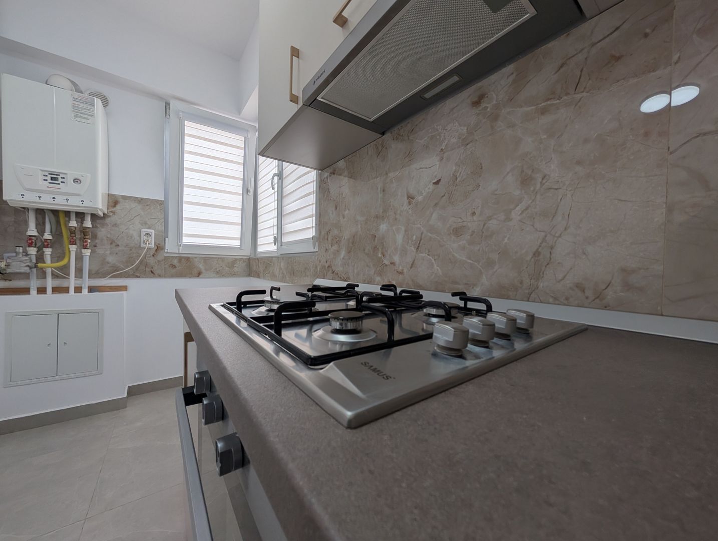 Apartament nou, 2 camere, mobilat/utilat premium + parcare subterană - Poză 12