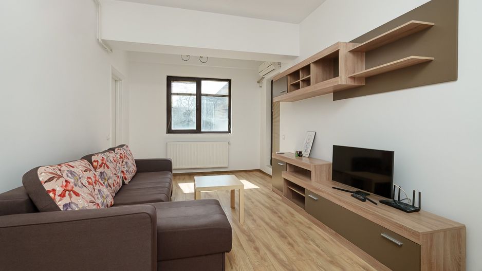 Garsoniera de inchiriat, zona Piata Alba Iulia - Arogant - planul doi - Poză 2