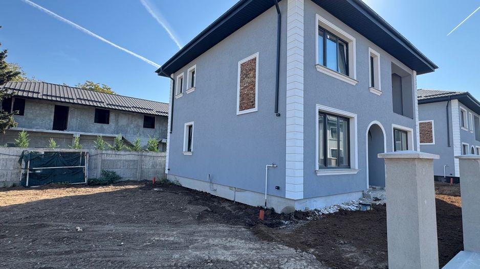 Vila Tunari CENTRAL, 140m2 si curte mare - Poză 3