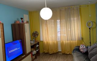Vând apartament 2 camere , Păltiniș - Poză 1