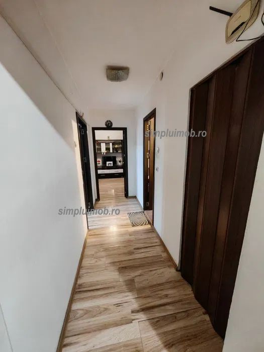 Decomandat spatios 2 camere Basarabia - Poză 4