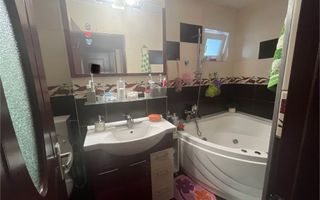 Apartament spațios, complet mobilat, în zonă liniștită - Poză 6