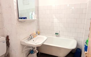 Apartament cu 3 camere, etaj 1 (parter cu demisol), VASLUI zona CENTRU; - Poză 9