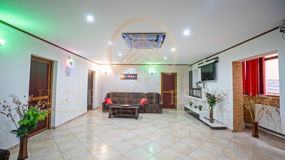 Casă spațioasă cu funcțiune de pensiune – Kamsas - Poză 1