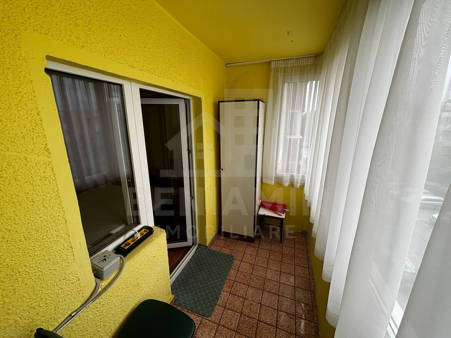 2 Decomandate-51mp-Etaj 3-Balcon-Pivnita-Mobilat-Utilat-Parcare-Triaj - Poză 5