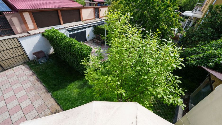 Oaza de liniste in Bariera Valcii – casa P+1 cu terasa, curte si acces securizat - Poză 15