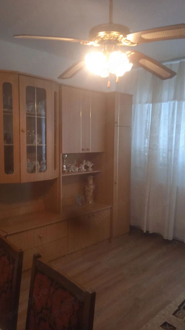 De inchiriat apartament cu 2 camere, Micro 20, 350 Euro - Poză 1