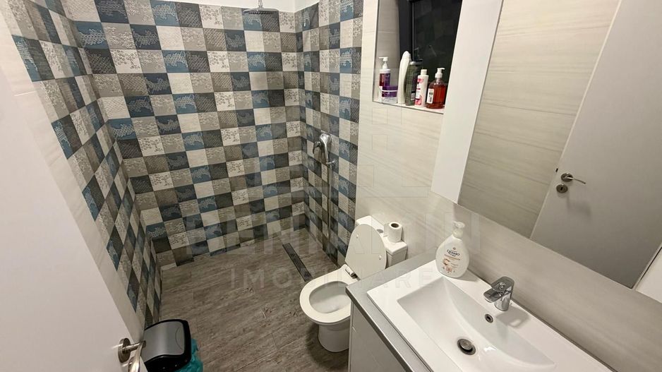 Apartament decomandat deosebit 3 camere 2 bai bloc 2020 cu parcare - Poză 13