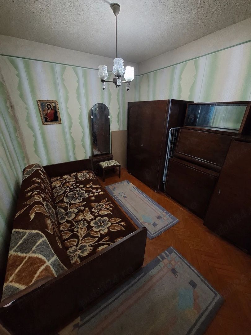 Apartament 3 camere, Zona Dacia   luminos, liniștit, cu vedere spre spațiu verde - Poză 9