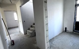 Vanzare casa P+M in Sendreni( in spatele Primariei), pret 99 000 euro - Poză 27