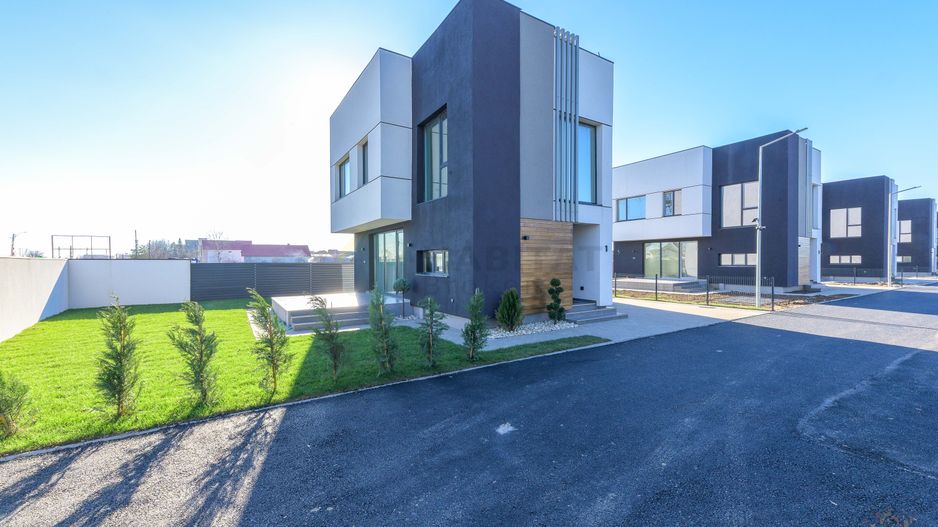 Vila Individuale de Lux în Tunari - Poză 17