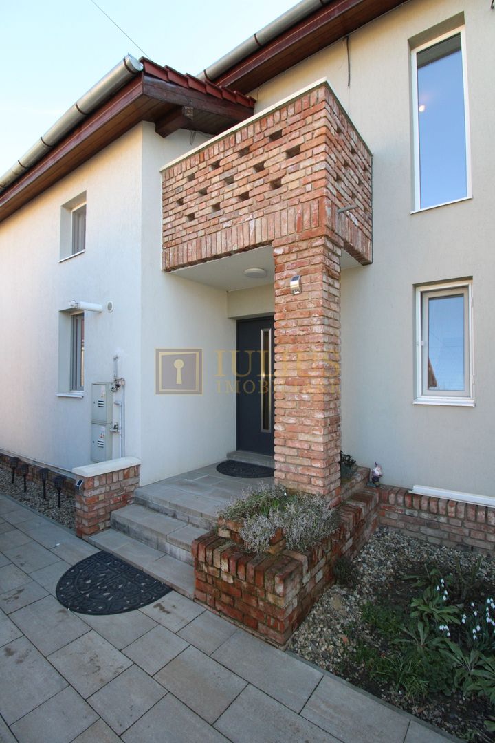 Ciarda Rosie,  4 dormitoare + 2 bai + 2 bucatarii, centrala proprie. - Poză 23