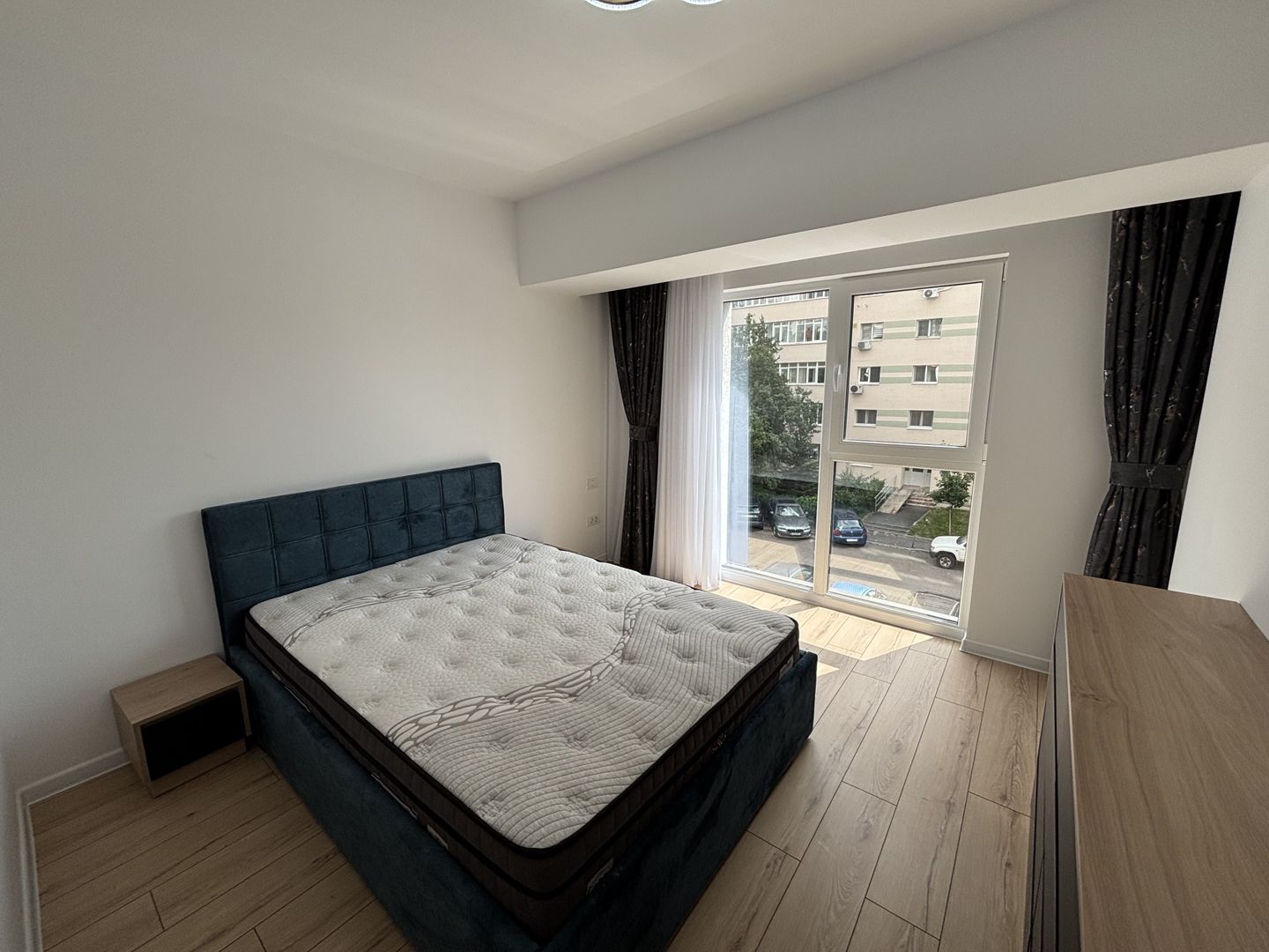Apartament 3 Camere Decomandat | Terasă 23 mp cu Vedere la Lac + Parcare - Poză 6