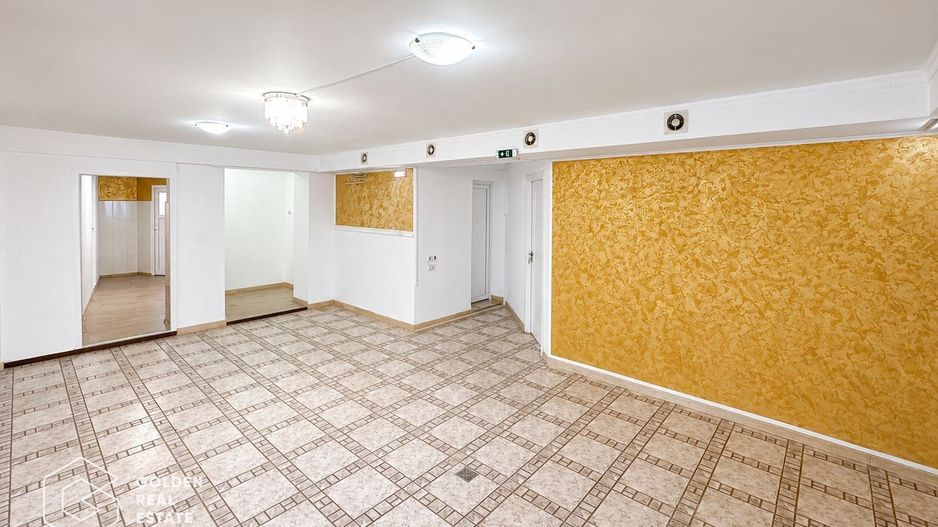 Spatiu pretabil salon infrumusetare, cabinet, 8 camere, Boul Rosu, 200mp - Poză 2