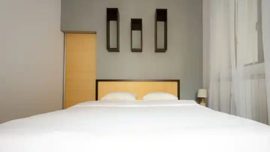 Ag BRASADAS închiriază ap 2 cam etaj 1/2 zona ULTRACENTRALA. - Poză 3