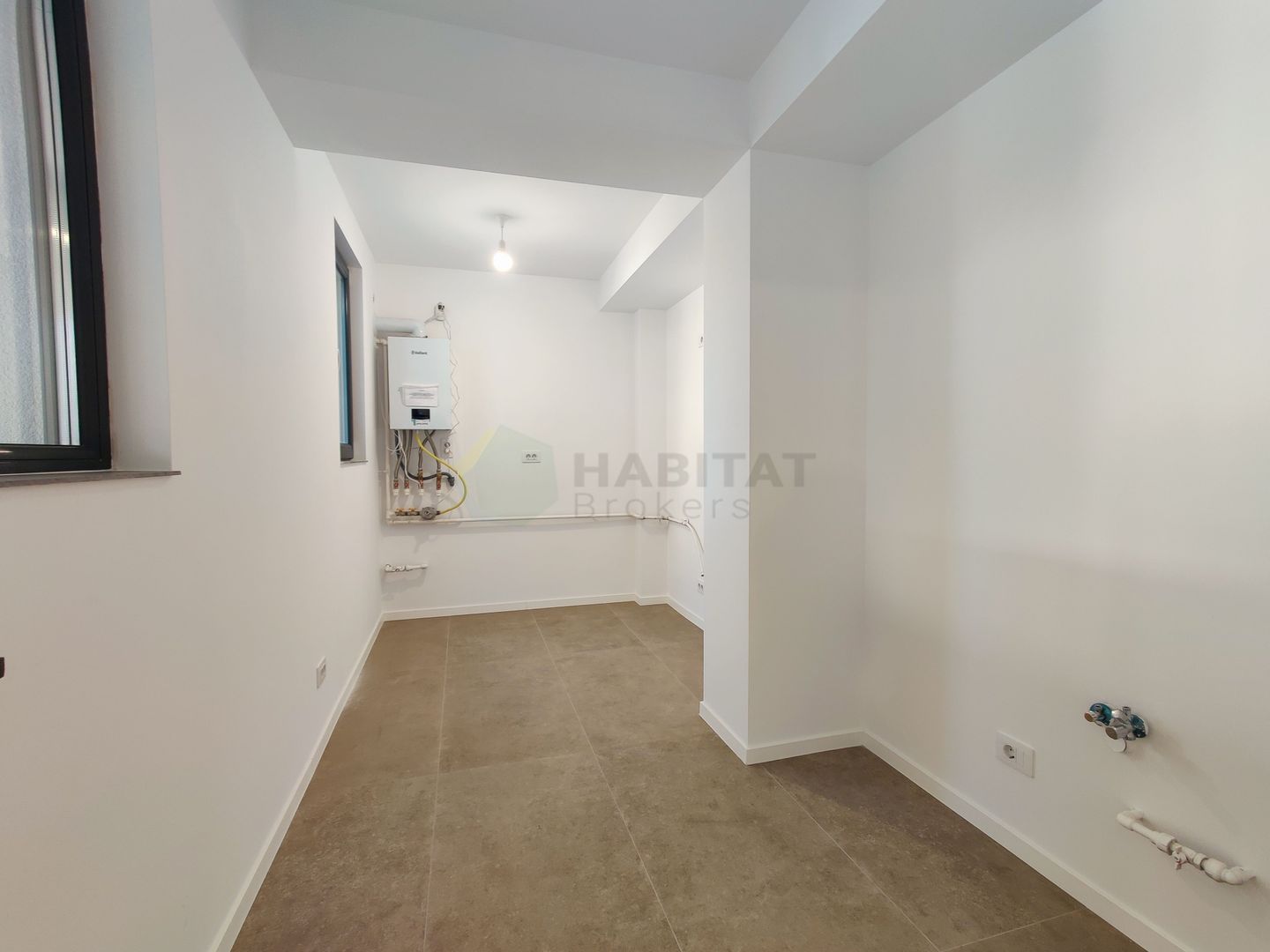Apartament cu gradina proprie, doua locuri de parcare, gata de mutat - Poză 7
