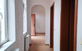 Casa cu 4 camere, zona Central - Poză 13