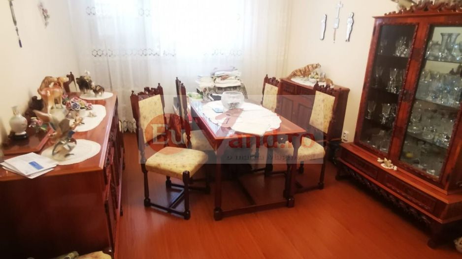 De vanzare apartament cu 3 camere Mazepa 1, BR-uri, etaj 4/10, 98.000 E - Poză 6