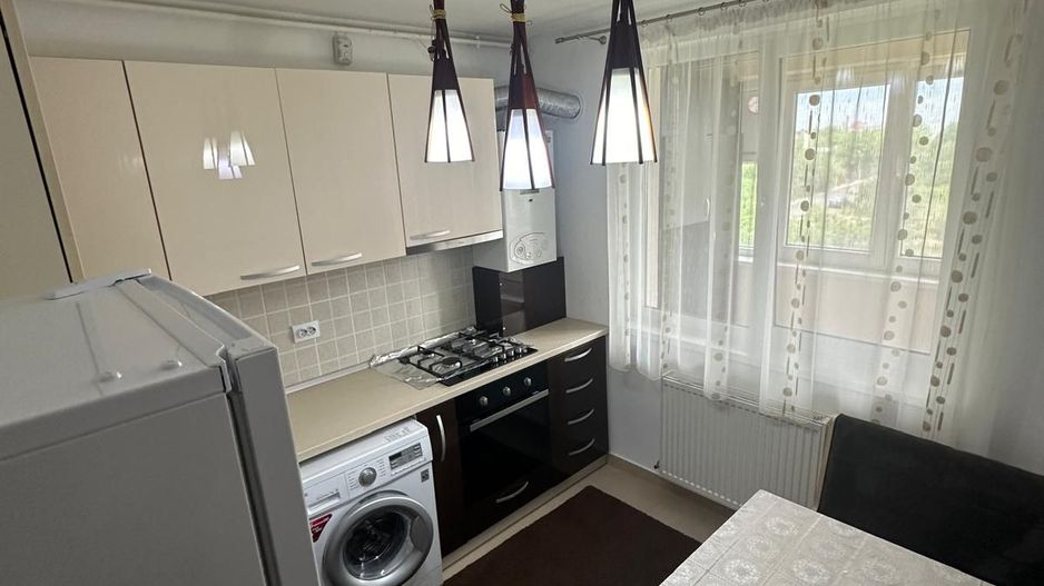 Agentie- Oferim spre inchiriere apartament cu 3 camere decomandat - Poză 12