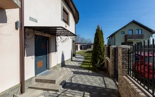 Casă/Vilă modernă de vânzare la intrare în Bogdan Vodă, județul Bacău. - Poză 57