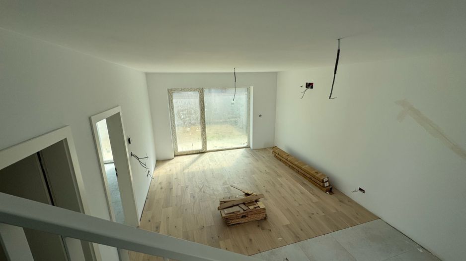 Townhouse modern cu grădină privată într-un cartier verde și sigur - Poză 8