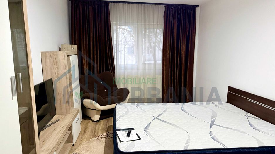 # inchiriez apartament 3 camere decomandat Nicolina 1 - Poză 6