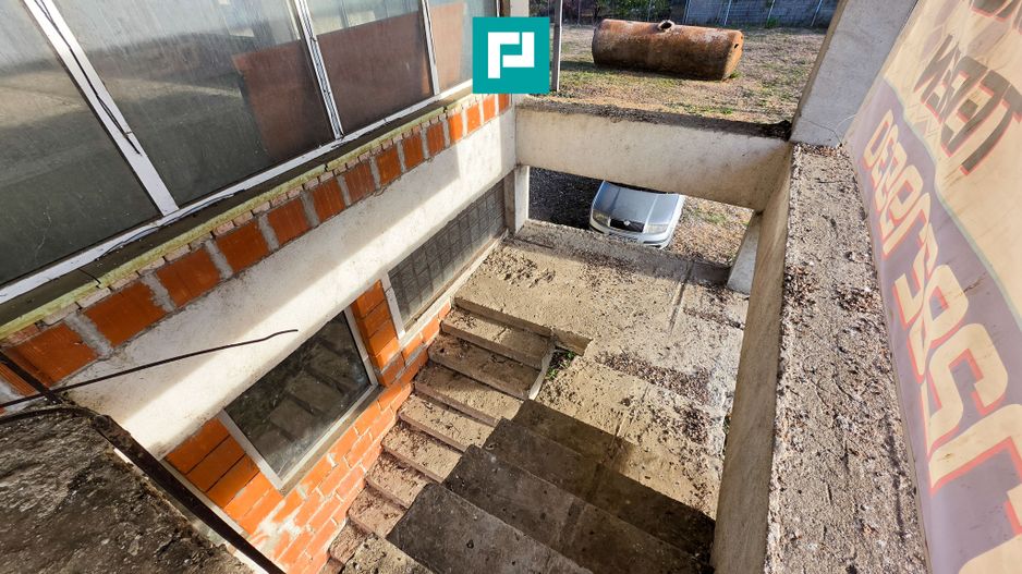 Spatiu comercial cu etaj și teren de 4000mp - Poză 26