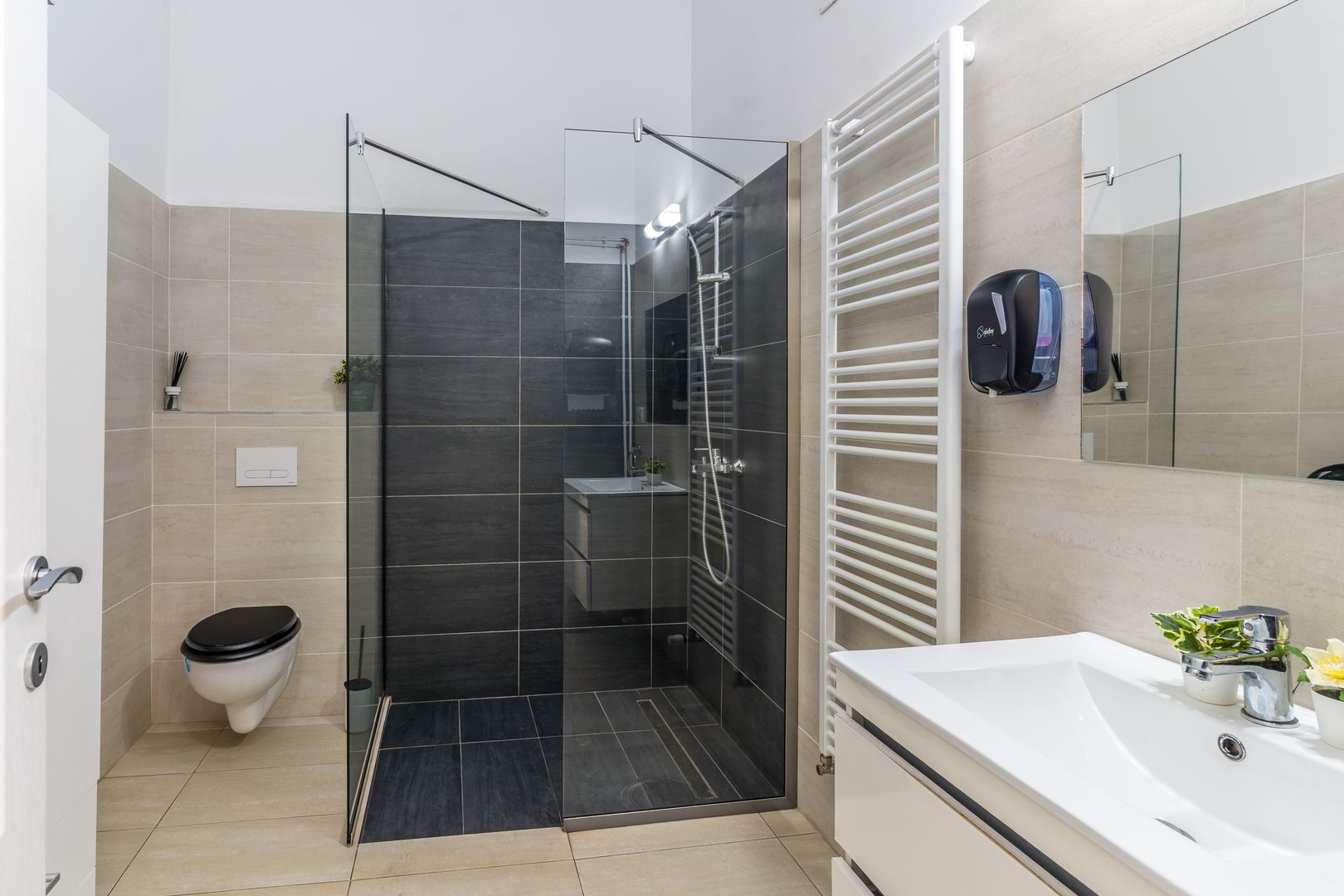 Ultracentral! Apartament renovat complet, in cladire istorica - Poză 8