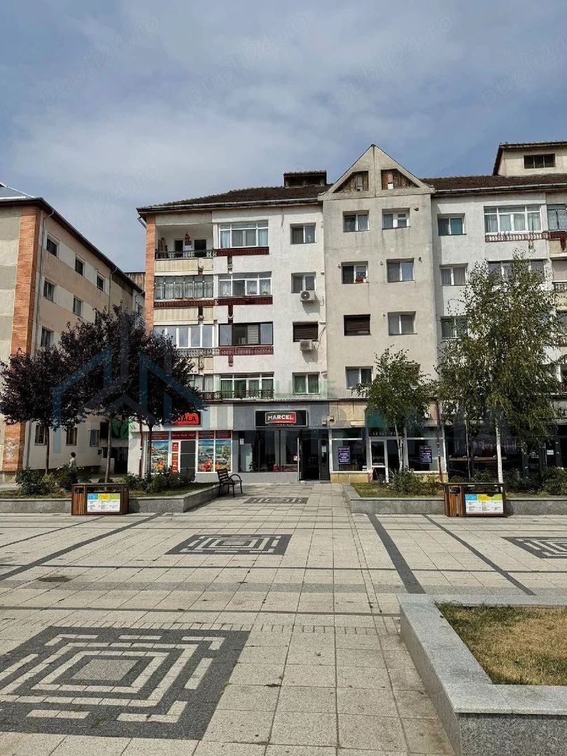 Închiriere spațiu comercial ultracentral, Pașcani – 60 mp - Poză 3